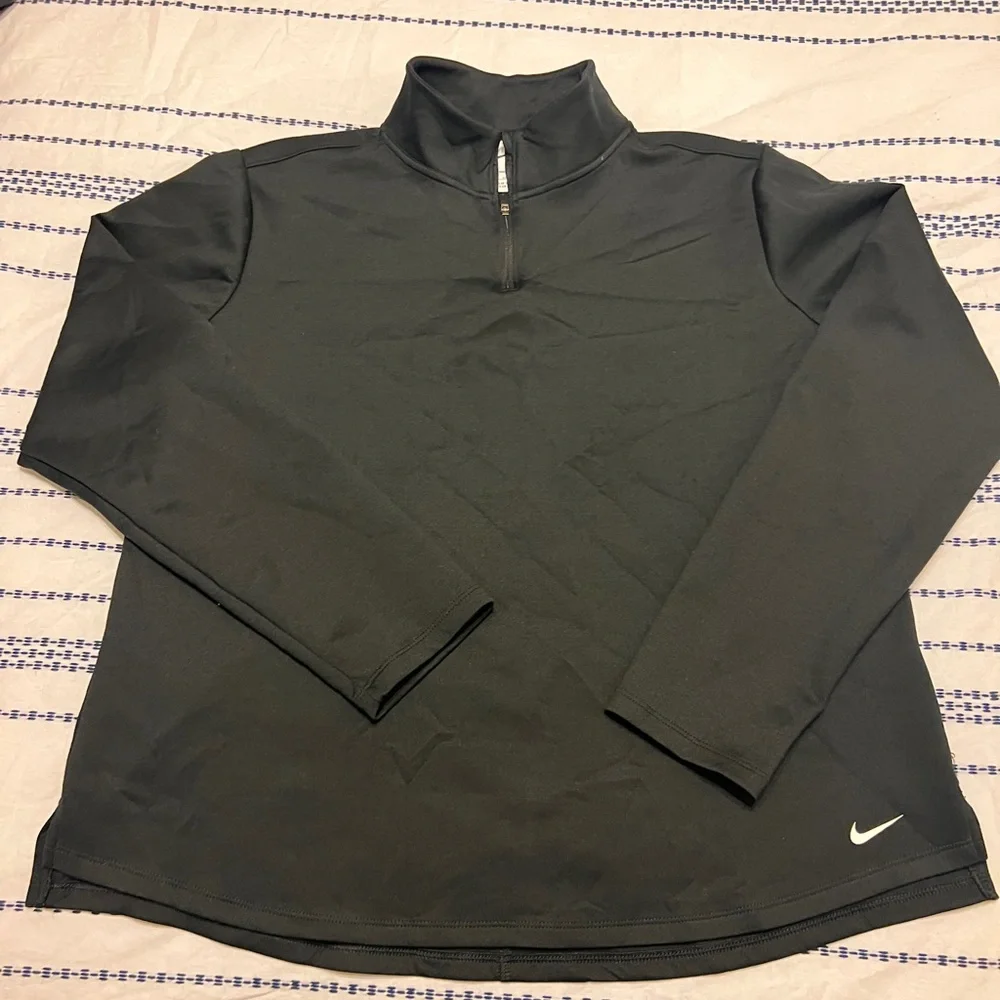 Black Nike 1/4 zip top - Picture 2 of 6